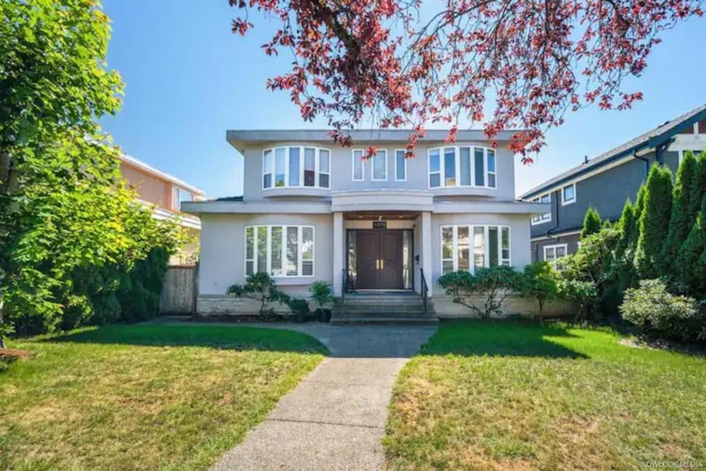 Coze Home In Vancouver Near Yvr מראה חיצוני תמונה